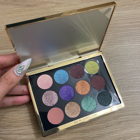 Pat McGrath Gilded Nirvana Mega Eye Shadow Palette - Picture 2 of 5